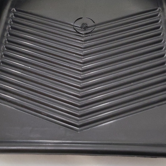 Black Hard Plastic Paint Tray - Picture 2 of 4